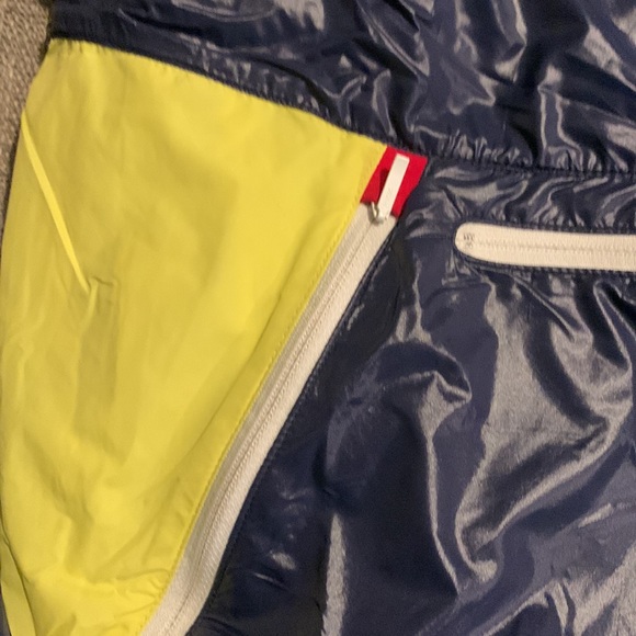 Subscript windbreaker size large - Picture 2 of 7